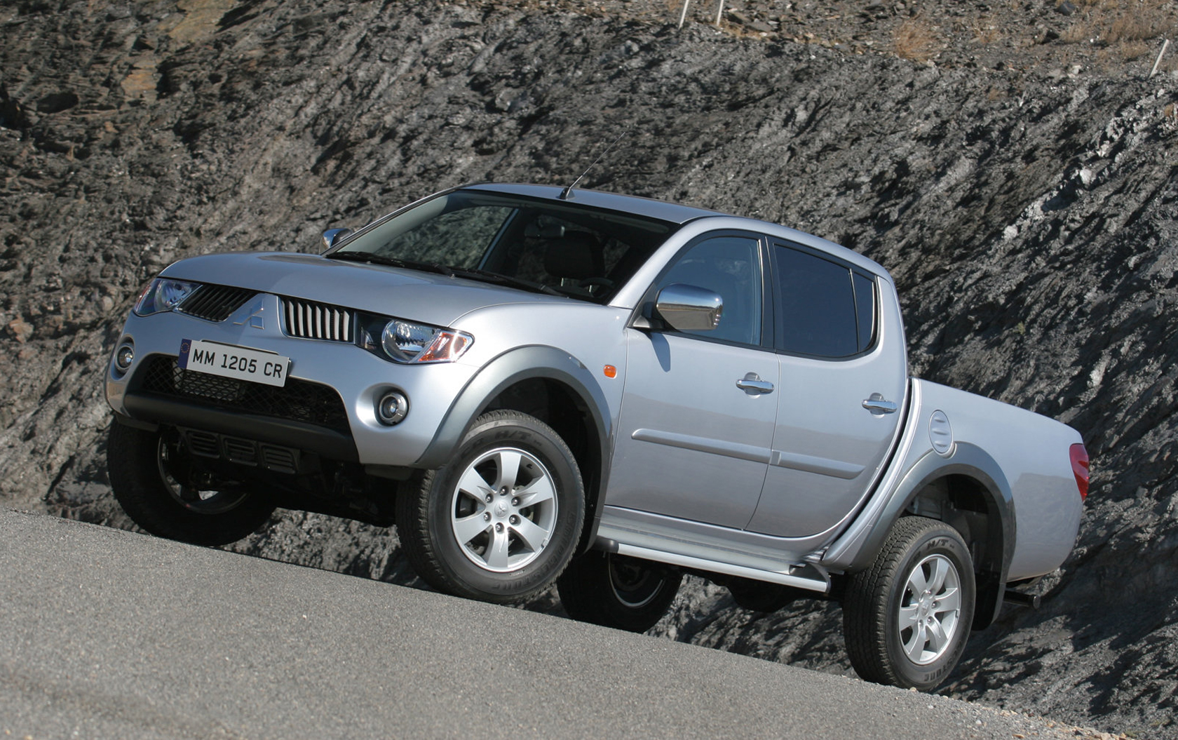 L200 Mitsubishi 07